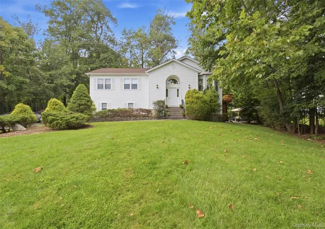 Photo 3 of Single family home for sale at 15 Aron Ct, Ramapo, NY 10977 | MLS# 1054869 | Listing updated on 2026-10-05
