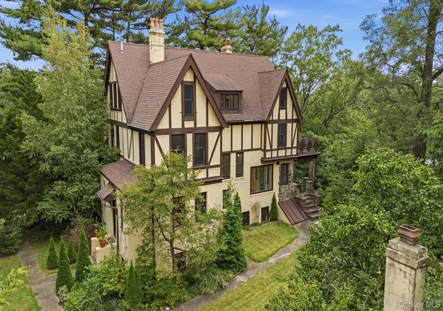 Photo 1 of Mansion for sale at 180 24 Grand Central Pkwy, New York, NY 11432 | MLS# 1054897 | Listing updated on 2026-10-07