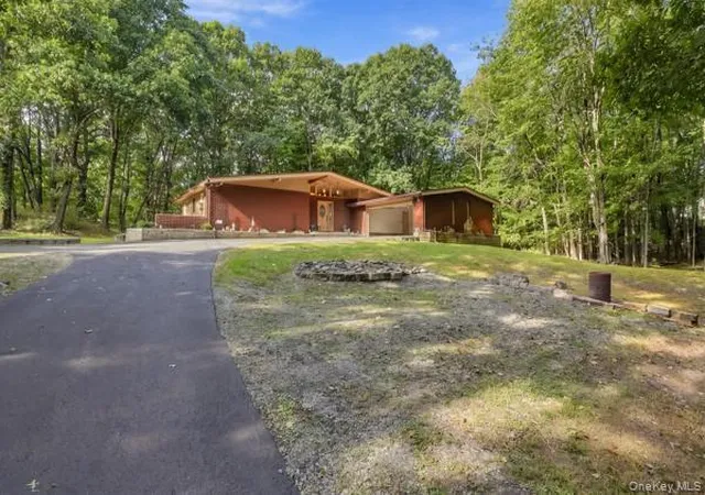 Photo 2 of Single family home for sale at 51 Leslie Rd, Newburgh (town), NY 12550 | MLS# 1054908 | Listing updated on 2026-10-05