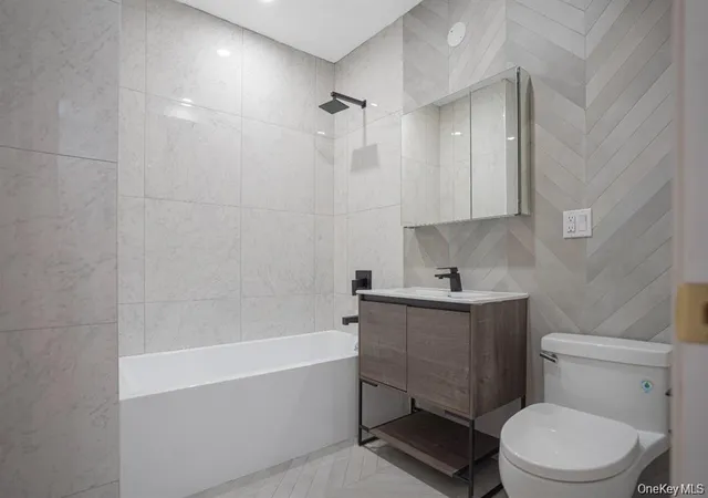 Listing Photo 4 - Condo for sale in building located at 859 Myrtle Ave, New York, NY 11206 - Unit #8G