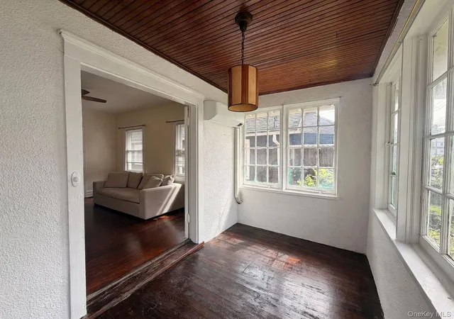 Photo 3 of Single family home for sale at 421 Union Ave, Mount Vernon, NY 10550 | MLS# 1054921 | Listing updated on 2026-09-28