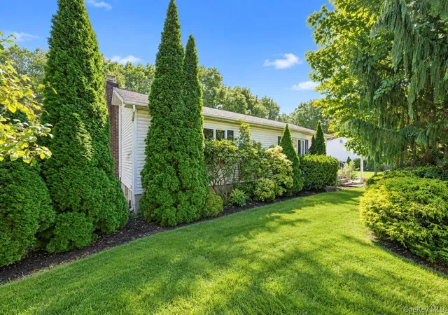 Photo 2 of Single family home for sale at 346 Jamaica Ave, Brookhaven, NY 11763 | MLS# 1054944 | Listing updated on 2026-10-04