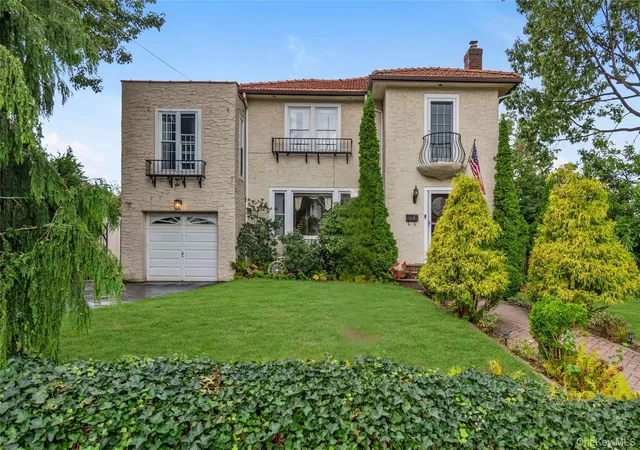 Photo 2 of Single family home for sale at 14 84 164 Street, New York, NY 11357 | MLS# 1054957 | Listing updated on 2026-10-05