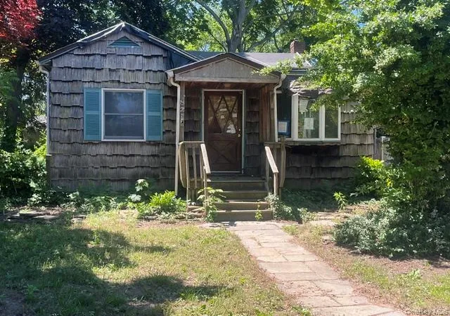 Photo 1 of Single family home for sale at 82 4th Street, Brookhaven, NY 11779 | MLS# 1054966 | Listing updated on 2026-10-02