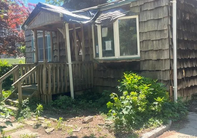 Photo 2 of Single family home for sale at 82 4th Street, Brookhaven, NY 11779 | MLS# 1054966 | Listing updated on 2026-10-02