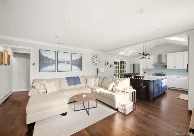 Photo 4 of Single family home for sale at 188 S Strong Ave, Babylon, NY 11757 | MLS# 1054970 | Listing updated on 2026-09-27