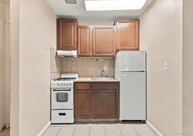 Photo 4 of Condo for sale at 2301 Barclay Manor #23A, Newburgh (city), NY 12550 | MLS# 1054982 | Listing updated on 2026-10-08