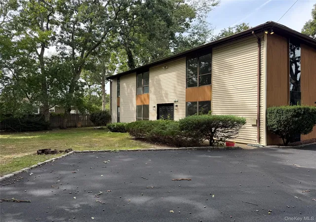 Photo 3 of Multi family home for sale at 112 Hillside Rd, Babylon, NY 11729 | MLS# 1055003 | Listing updated on 2026-09-29