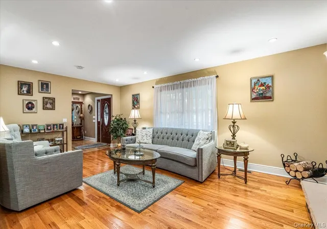 Photo 3 of Single family home for sale at 53 State Pl, Huntington, NY 11743 | MLS# 1055011 | Listing updated on 2026-09-27