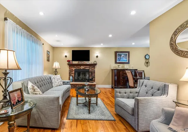 Photo 4 of Single family home for sale at 53 State Pl, Huntington, NY 11743 | MLS# 1055011 | Listing updated on 2026-09-27