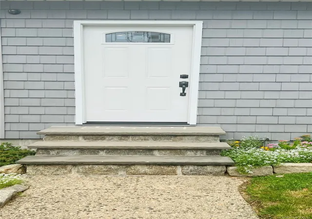Photo 3 of Single family home for sale at 5949 58th Road, New York, NY 11378 | MLS# 1055017 | Listing updated on 2026-10-01