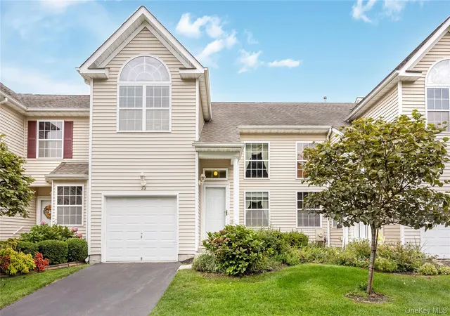 Condo for sale at 218 Kettles Ln, Brookhaven, NY 11763 | MLS# 1055023
