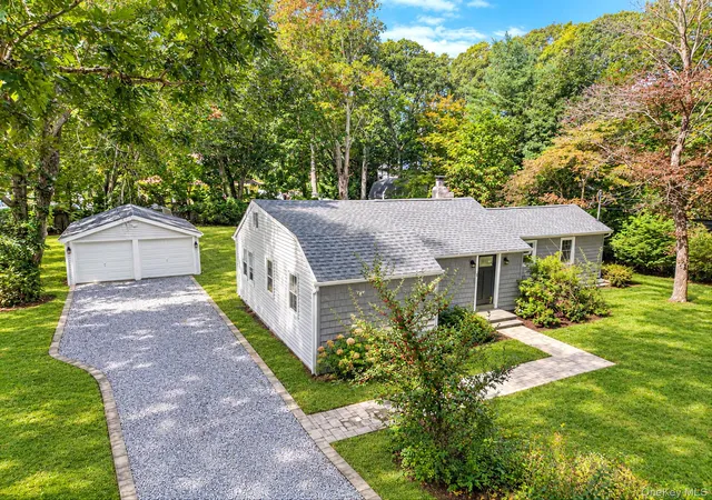 Photo 1 of Single family home for sale at 4 Oak Ln, Brookhaven, NY 11727 | MLS# 1055039 | Listing updated on 2026-10-05
