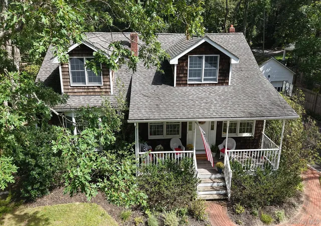 Photo 4 of Single family home for sale at 11 Urbans Rd, Brookhaven, NY 11789 | MLS# 1055052 | Listing updated on 2026-10-07