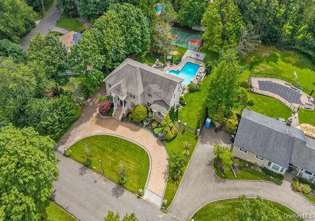 Photo 2 of Mansion for sale at 65 Threepence Dr, Huntington, NY 11747 | MLS# 1055057 | Listing updated on 2026-09-25