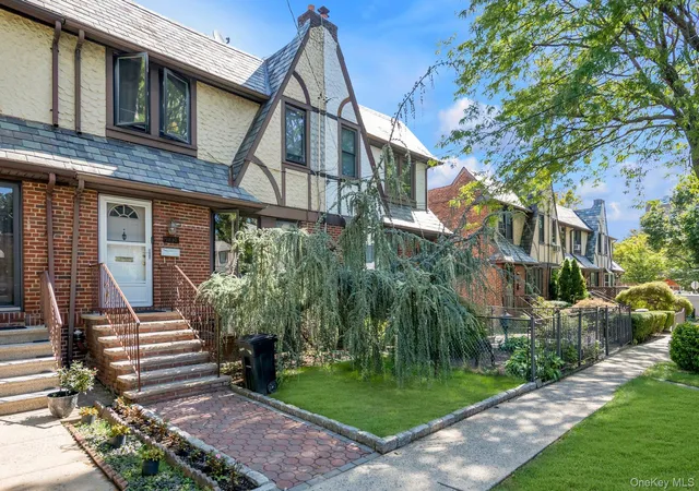 Photo 1 of Single family home for sale at 1830 Narragansett Ave, New York, NY 10461 | MLS# 1055058 | Listing updated on 2026-10-08