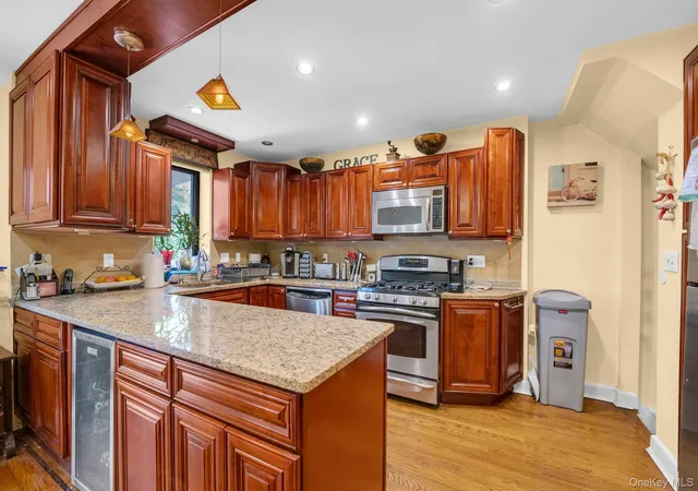 Photo 2 of Single family home for sale at 1830 Narragansett Ave, New York, NY 10461 | MLS# 1055058 | Listing updated on 2026-10-08