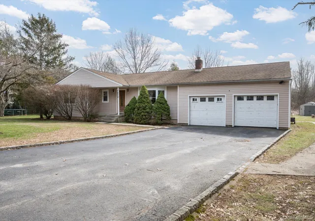 Single family home for sale at 270 Old Commack Rd, Smithtown, NY 11754 | MLS# 1055060