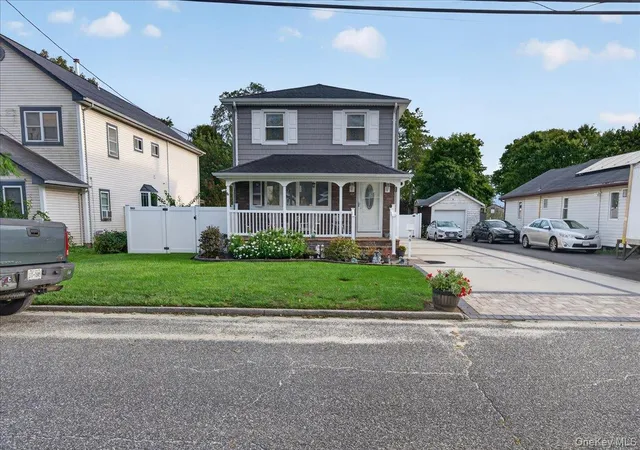 Photo 2 of Single family home for sale at 48 Silver St, Brookhaven, NY 11772 | MLS# 1055061 | Listing updated on 2026-10-04