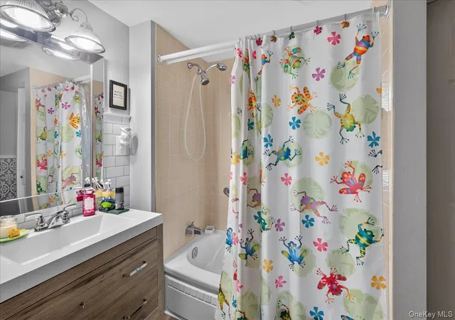 Photo 4 of Single family home for sale at 48 Silver St, Brookhaven, NY 11772 | MLS# 1055061 | Listing updated on 2026-10-04