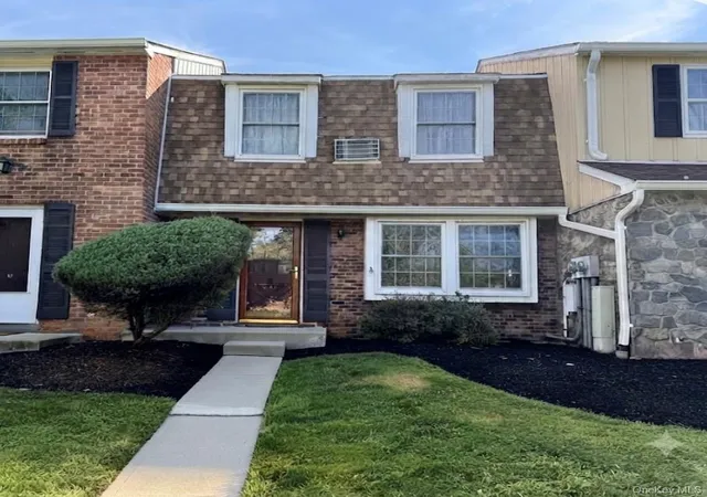 Condo for sale at 274 Hooker Ave #B3, Poughkeepsie, NY 12603 | MLS# 1055062