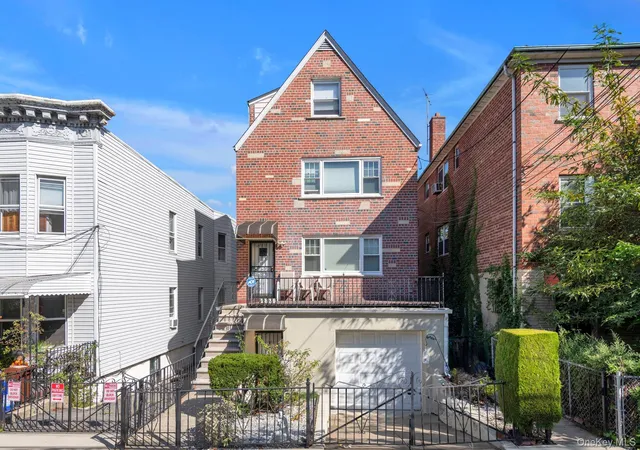 Multi family home for sale at 2839 Zulette Ave, New York, NY 10461 | MLS# 1055071