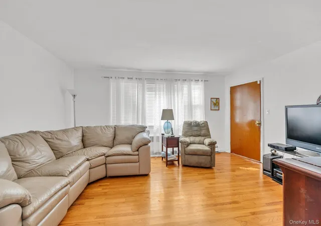 Photo 1 of House for sale at 2839 Zulette Ave, New York, NY 10461 | MLS# 1055071 | Listing updated on 2026-09-26