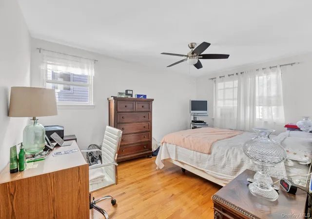 Photo 2 of House for sale at 2839 Zulette Ave, New York, NY 10461 | MLS# 1055071 | Listing updated on 2026-09-26