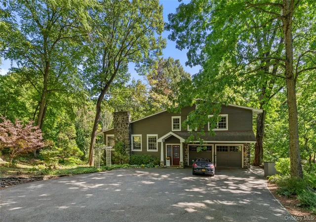Photo 1 of Single family home for sale at 7 Giglio Ct, Cortlandt, NY 10520 | MLS# 1055080 | Listing updated on 2026-10-08