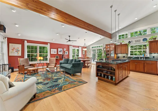 Photo 3 of Single family home for sale at 7 Giglio Ct, Cortlandt, NY 10520 | MLS# 1055080 | Listing updated on 2026-10-08