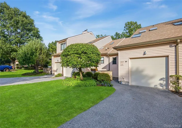 Single family home for sale at 37 Hudson Watch Dr, Ossining, NY 10562 | MLS# 1055083