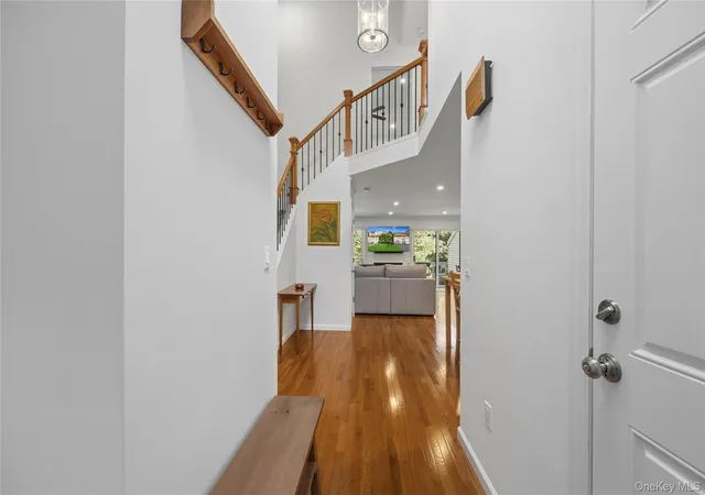 Photo 3 of Single family home for sale at 37 Hudson Watch Dr, Ossining, NY 10562 | MLS# 1055083 | Listing updated on 2026-10-09