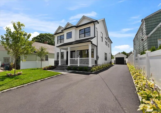 Photo 2 of Single family home for sale at 51 Willis Ave, Oyster Bay, NY 11791 | MLS# 1055098 | Listing updated on 2026-09-26