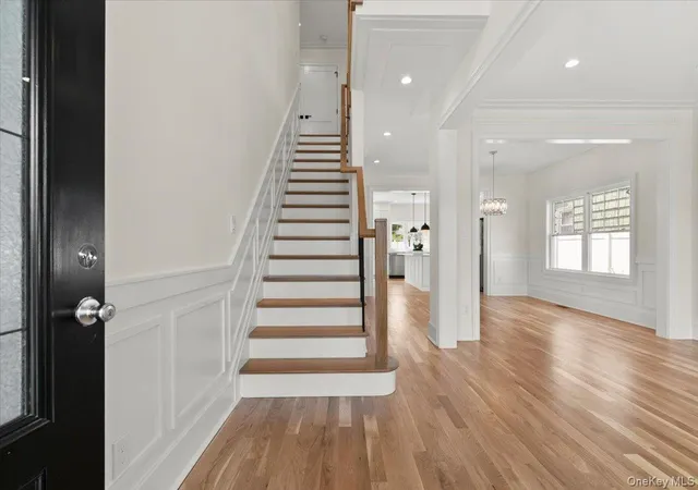 Photo 4 of Single family home for sale at 51 Willis Ave, Oyster Bay, NY 11791 | MLS# 1055098 | Listing updated on 2026-09-26