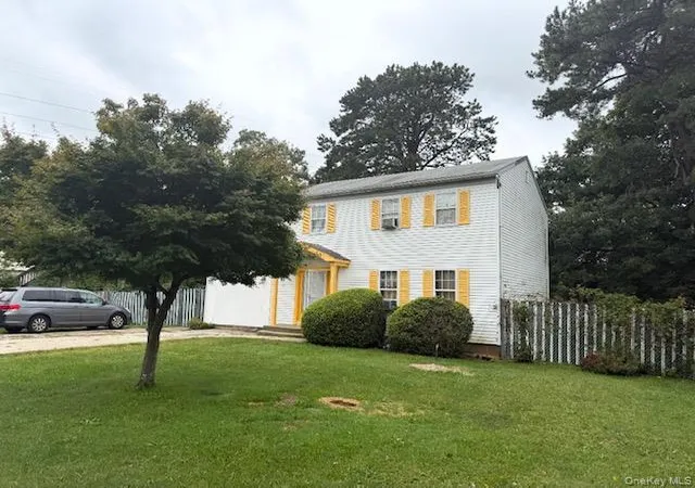 Photo 2 of Single family home for sale at 214 Calebs Path, Islip, NY 11717 | MLS# 1055114 | Listing updated on 2026-10-06