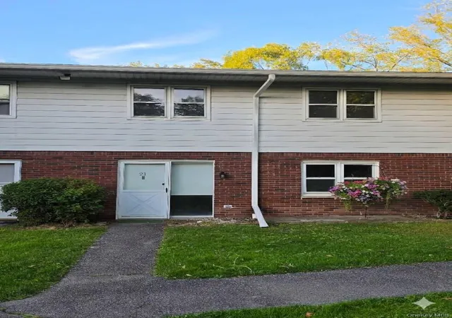 Photo 2 of Condo for sale at 21 Orchard Hts, New Paltz, NY 12561 | MLS# 1055125 | Listing updated on 2026-10-02