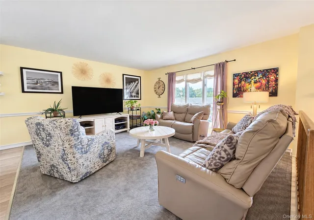 Photo 2 of Single family home for sale at 167 Glenmere Way, Islip, NY 11741 | MLS# 1055135 | Listing updated on 2026-09-29
