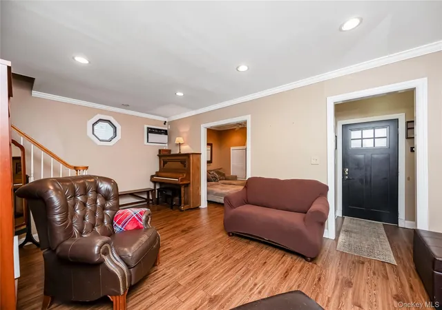Photo 4 of Single family home for sale at 10 York Pl, North Hempstead, NY 11596 | MLS# 1055142 | Listing updated on 2026-10-07