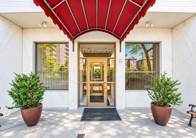 Listing Photo 2 - Condo for sale in building located at 71-11 Yellowstone Blvd, New York, NY 11375 - Unit #4M
