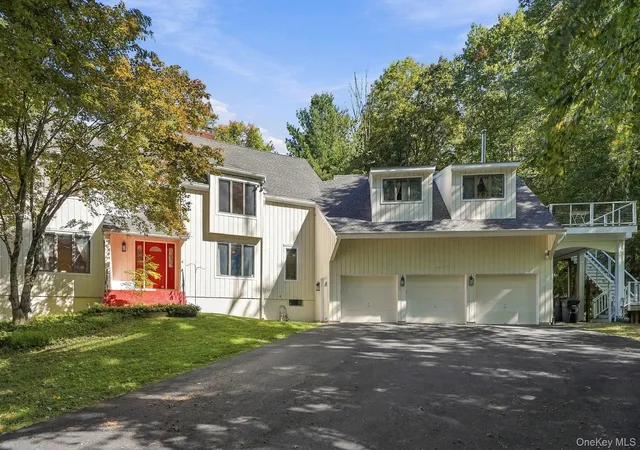 Photo 1 of Single family home for sale at 31 Dingee Rd, Lewisboro, NY 10590 | MLS# 1055167 | Listing updated on 2026-10-01