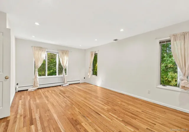 Photo 4 of Single family home for sale at 31 Dingee Rd, Lewisboro, NY 10590 | MLS# 1055167 | Listing updated on 2026-10-01
