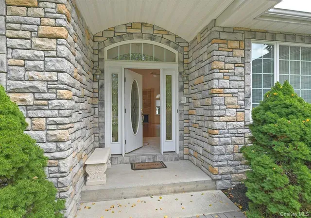 Photo 3 of Single family home for sale at 299 Pine Acre Blvd, Huntington, NY 11746 | MLS# 1055168 | Listing updated on 2026-10-01