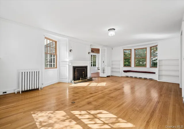Photo 4 of Single family home for sale at 20 Whitfield Ter, New Rochelle, NY 10801 | MLS# 1055171 | Listing updated on 2026-10-15