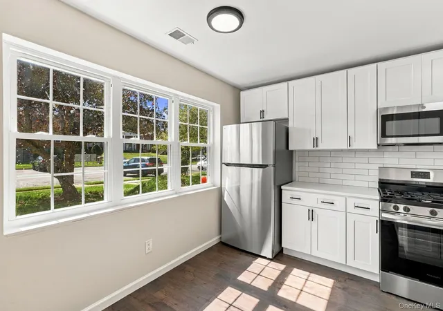 Photo 3 of Single family home for sale at 276 Temple Hl Rd #1305, New Windsor, NY 12553 | MLS# 1055181 | Listing updated on 2026-09-25