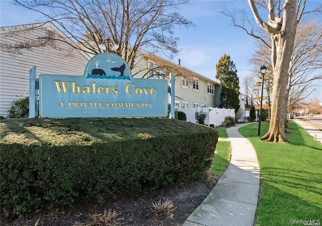 Listing Photo 4 - Condo for sale in building located at 26 Whalers Cvs, Babylon, NY 11702