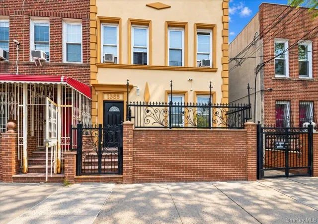 Photo 2 of House for sale at 1385 Bronx River Ave, New York, NY 10472 | MLS# 1055189 | Listing updated on 2026-09-28