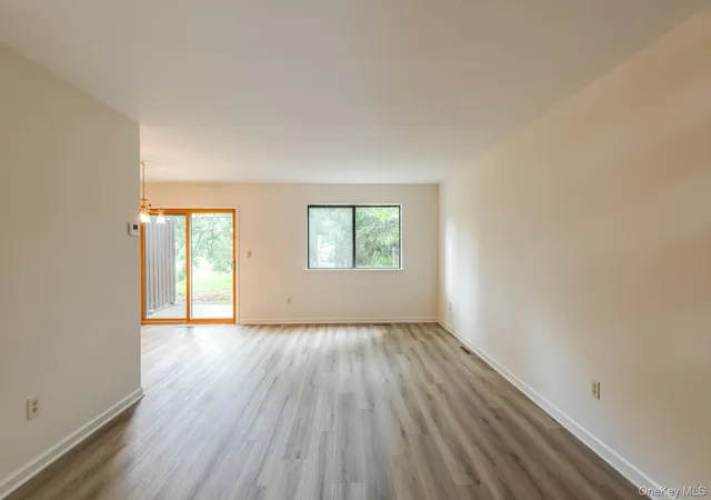 Photo 4 of Condo for sale at 7 Topaz Run, Poughkeepsie (town), NY 12603 | MLS# 1055208 | Listing updated on 2026-10-09