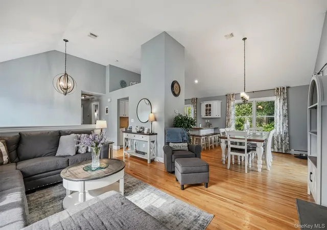 Photo 4 of Single family home for sale at 1 Hazen St, Warwick (town), NY 10925 | MLS# 1055210 | Listing updated on 2026-10-01