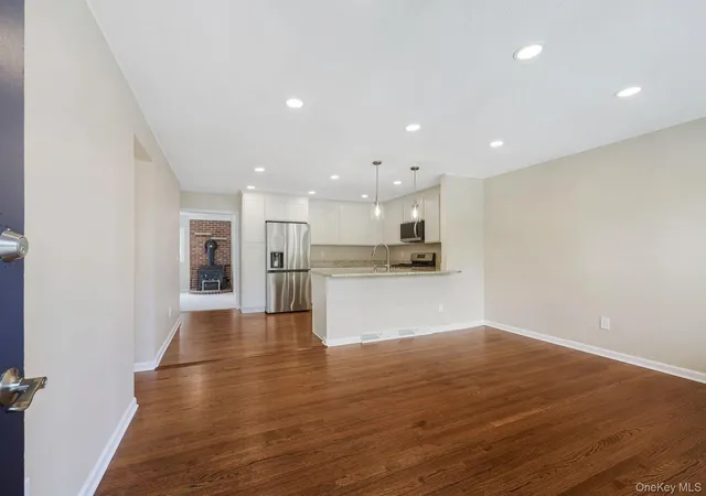 Photo 4 of Single family home for sale at 159 Wawayanda Ave, Middletown, NY 10940 | MLS# 1055220 | Listing updated on 2026-10-01