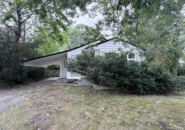 Photo 2 of Single family home for sale at 1209 Udall Rd, Islip, NY 11706 | MLS# 1055230 | Listing updated on 2026-10-01